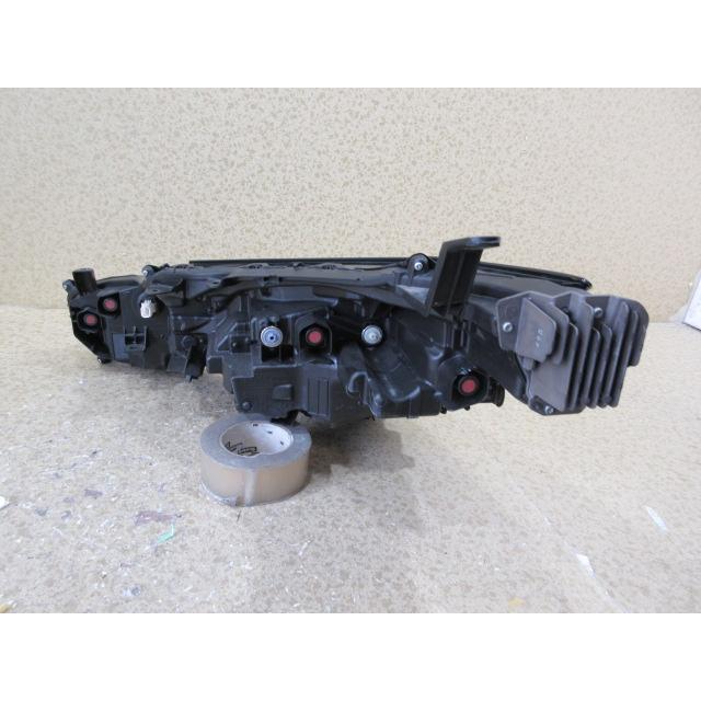 トヨタ プリウス ZVW60 MXWH60 純正 LED 右 ヘッドライト 刻印：X