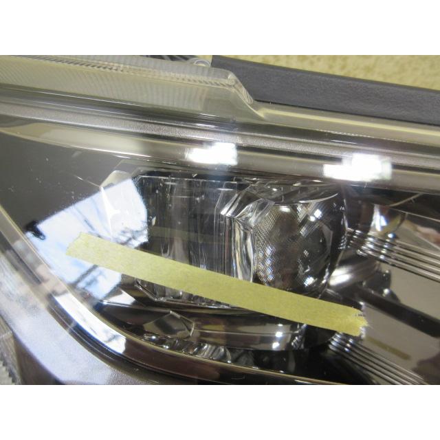 トヨタ アルファード AGH30W 後期 純正 LED 右 ヘッドライト 刻印：ス