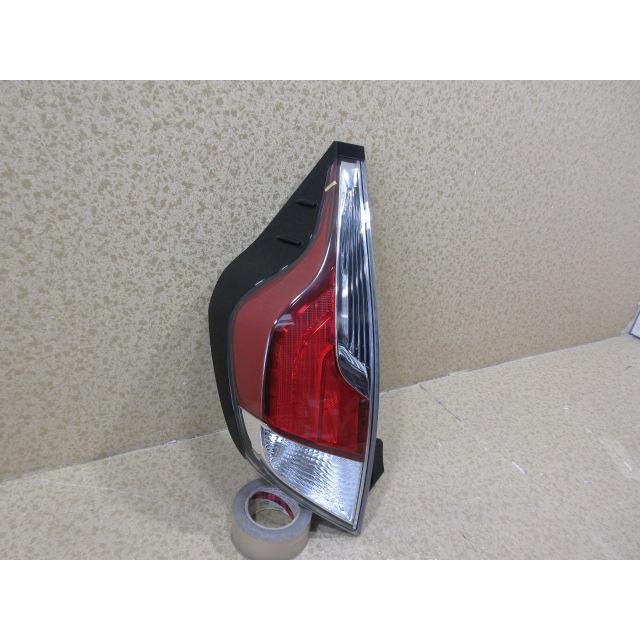 トヨタ アクア NHP10 中期 純正 左 テール ランプ STANLEY 52-297