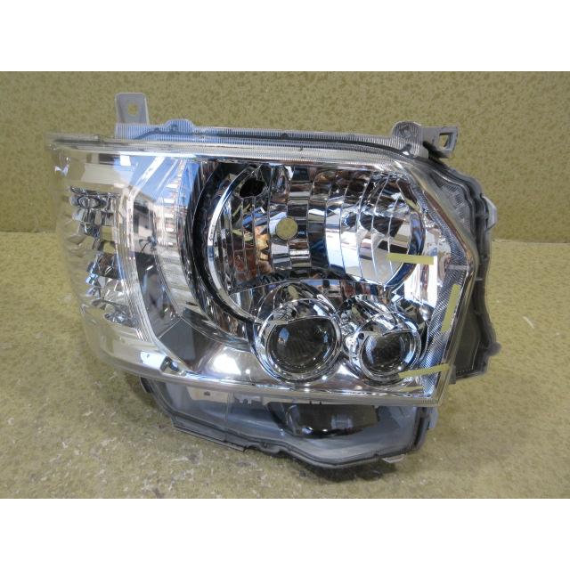 ハイエース　ヘッドランプ 81145-26832 トヨタ ハイエース 200系 5型/6型/7型 純正 LED 右 ヘッドライト 刻印