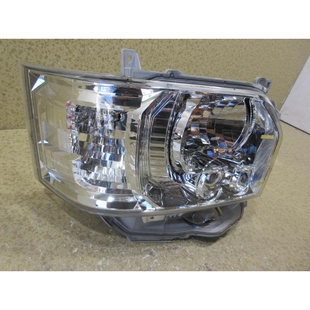 トヨタ ハイエース 200系 5型/6型/7型 純正 LED 右 ヘッドライト 刻印