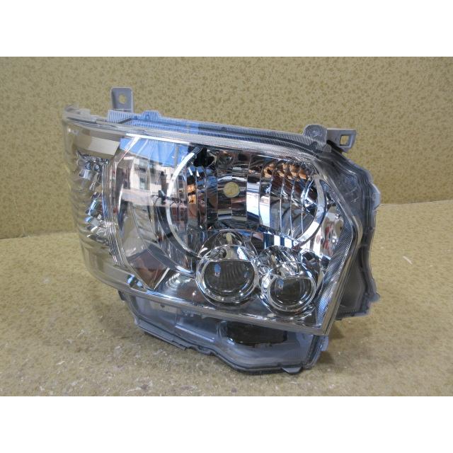 値下げ‼️美品ハイエース200系 純正LEDインナーブラックKOITO26-137 トヨタ ハイエース 200系 5型/6型/7型 ダークプライム 純正 LED 右