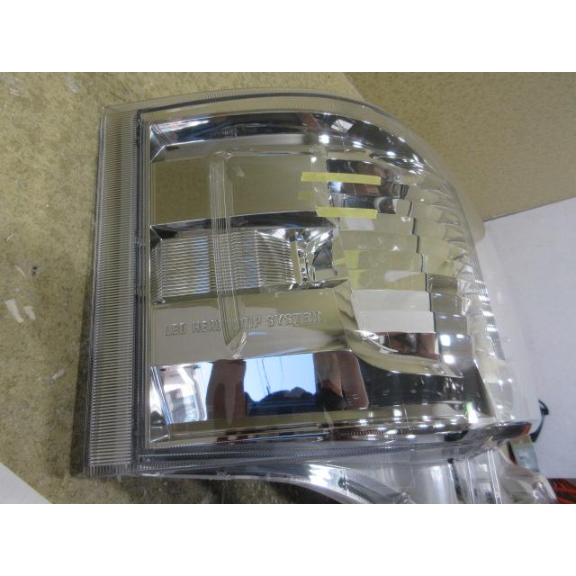 トヨタ ハイエース 200系 5型/6型/7型 ダークプライム 純正 LED 右