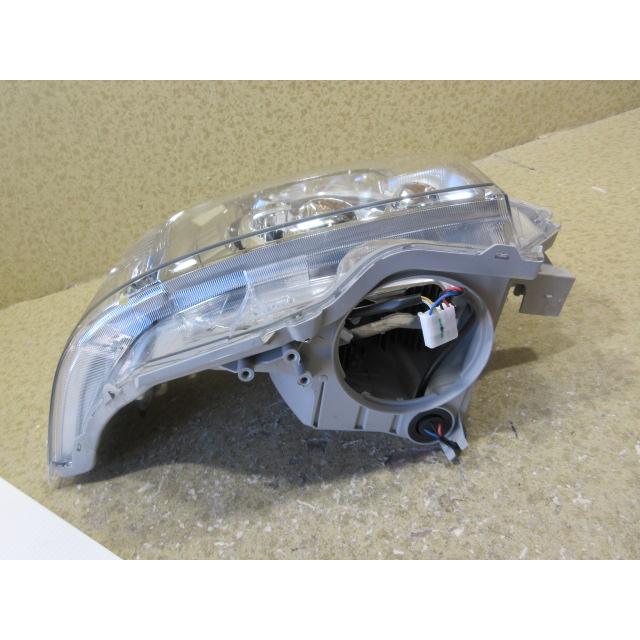 トヨタ ハイエース 200系 5型/6型/7型 ダークプライム 純正 LED 右