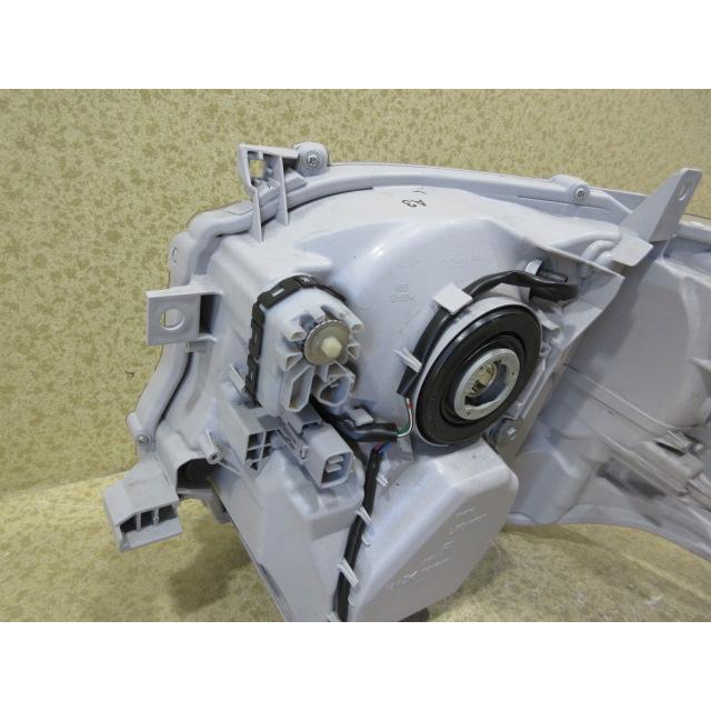 トヨタ ハイエース 200系 5型/6型/7型 ダークプライム 純正 LED 右