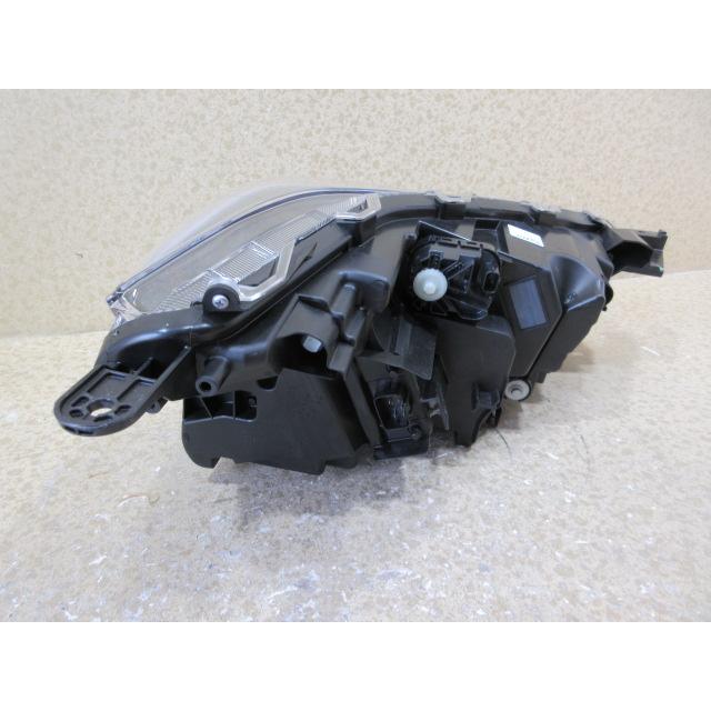 トヨタ ライズ A200A A210A純正 LED 左 ヘッドライト 刻印：AD1