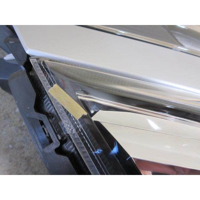 トヨタ ヴォクシー ZRR80 ZWR80 後期 純正 LED 右 ヘッドライト 刻印