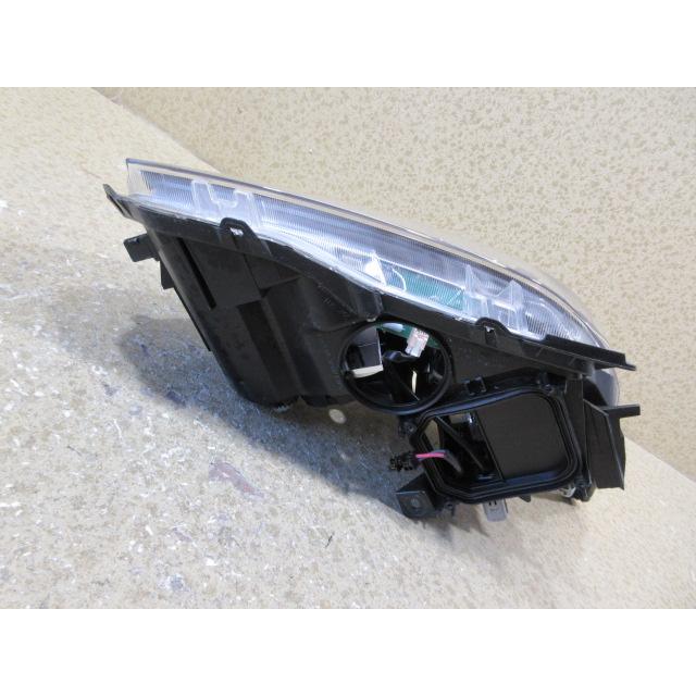 トヨタ プリウス ZVW30 後期 G's 純正 HID 左 ヘッドライト 刻印：ナ