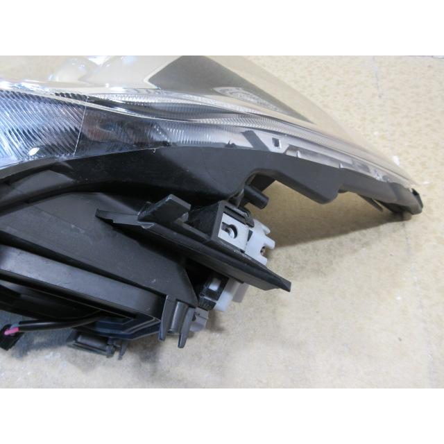トヨタ プリウス ZVW30 後期 G's 純正 HID 左 ヘッドライト 刻印：ナ
