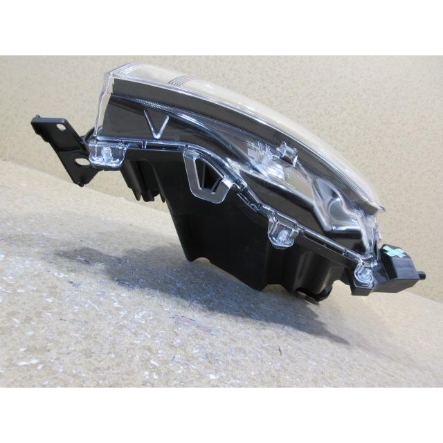 トヨタ ルーミー M900A M910A 後期 純正 LED 左 ヘッドライト STANELEY