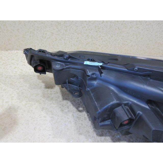 レクサス NX AAZH20/AAZH25 3眼 純正 LED 右 ヘッドライト 81145