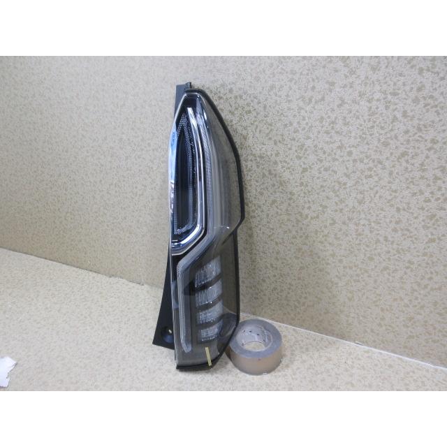 ホンダ N BOX カスタム JF3 純正 右 テール ランプ 刻印：M 33501-TTA