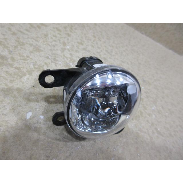 良品 ダイハツ TAFT LA900S/LA910S 純正 LED 左 フォグランプ 81220