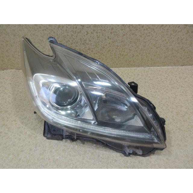 トヨタ プリウス ZVW30 後期 純正 HID 右 ヘッドライト 刻印：モ 81145