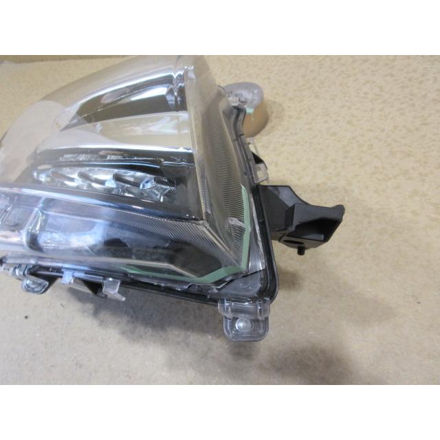 トヨタ ルーミー カスタム M900A/M910A 後期 純正 LED 右 ヘッドライト