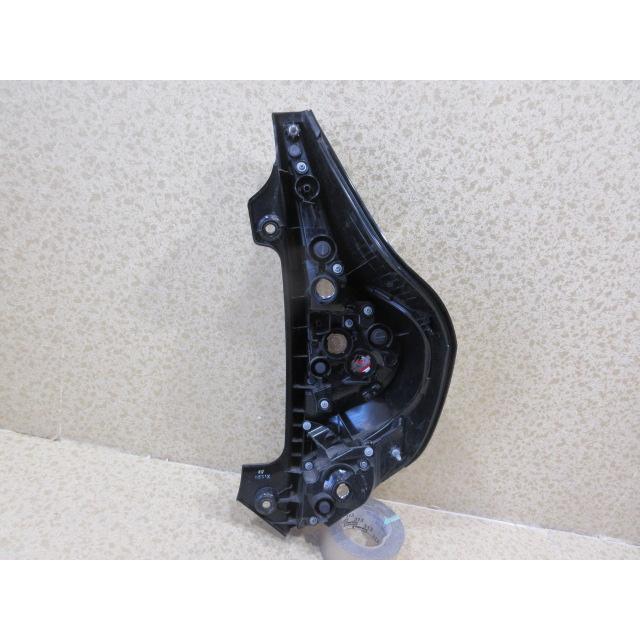 トヨタ アクア NHP10 後期 純正 左 テール ランプ STANLEY 52-309