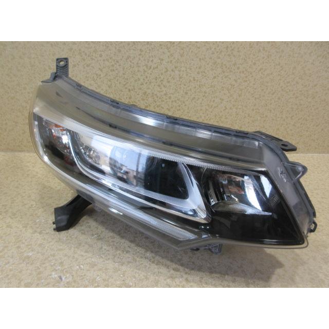 GB7　ホンダ　フリード　ヘッドライト ホンダ フリード プラス GB7 純正 LED 右 ヘッドライト 刻印：J6 33100