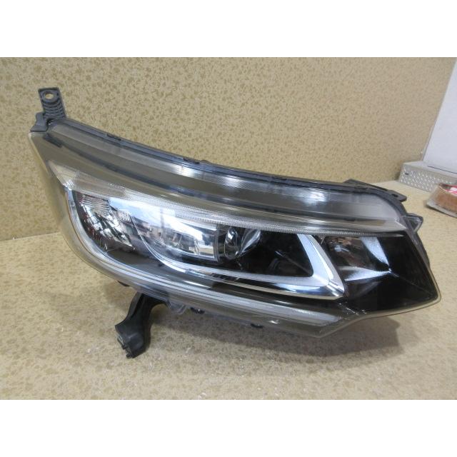 GB7　ホンダ　フリード　ヘッドライト ホンダ フリード プラス GB7 純正 LED 右 ヘッドライト 刻印：J6 33100