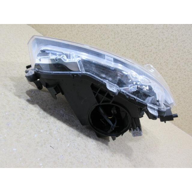 トヨタ ルーミー M900A/M910A 純正 LED 左 ヘッドライト 81170-B1220