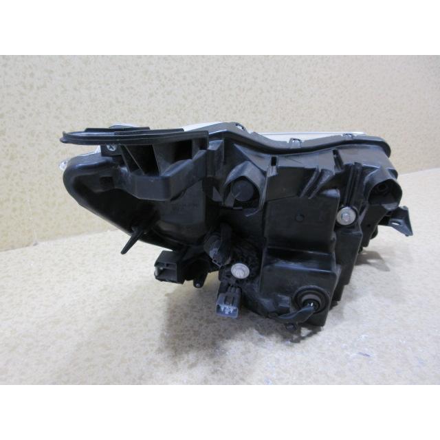 トヨタ ルーミー M900A/M910A 純正 LED 左 ヘッドライト 81170-B1220