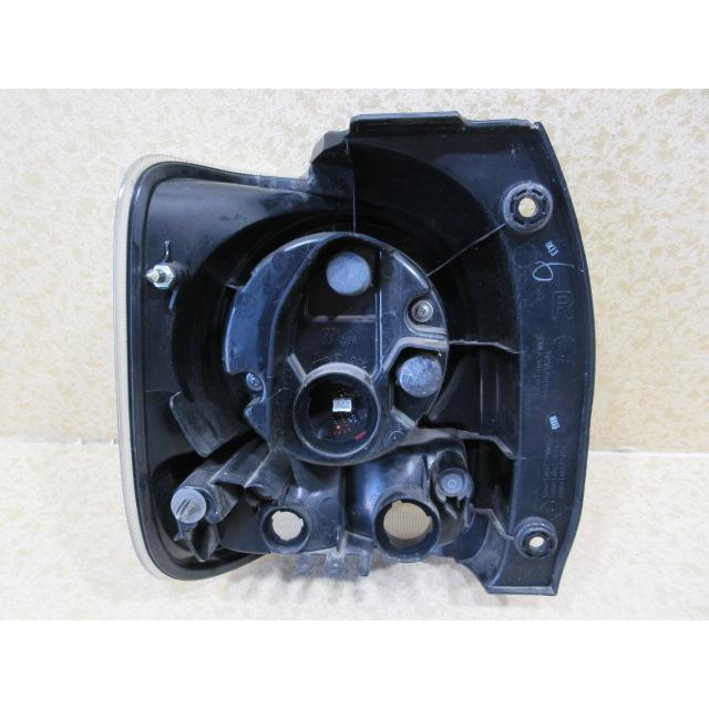 良品 ダイハツ ムーヴ キャンバス LA800S/LA810S 純正 右 テール