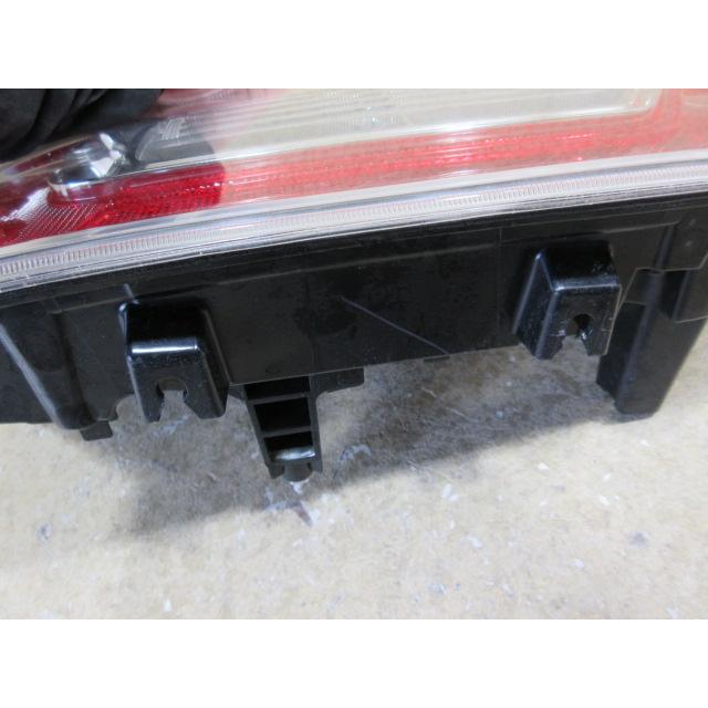 良品 スズキ ワゴンR MH35S MH55S 純正 左 テール ランプ 35670-63R01