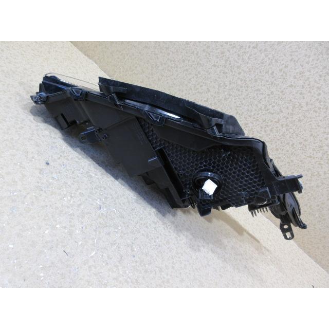 良品 トヨタ ハリアー MXUA80/AXUH85 純正 LED 左 ヘッドライト 刻印