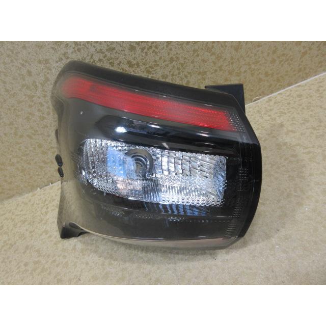 トヨタ　シエンタ　テールランプ　左　新品未使用 トヨタ シエンタ NSP170/NHP170 純正 左 テール ランプ 81561-52C90