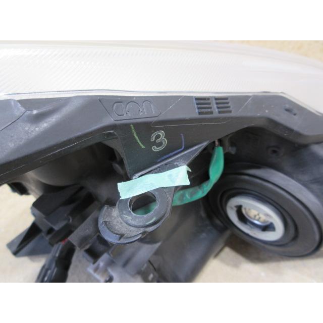 トヨタ プリウスα ZVW40/ZVW41 前期 純正 LED 左 ヘッドライト 刻印：3