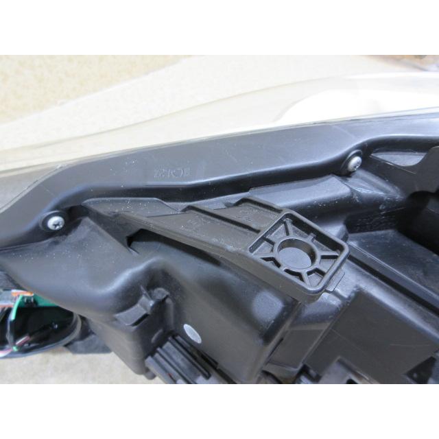 トヨタ 86 ZN6 後期 純正 LED 右 ヘッドライト 刻印：A5 SU003-11678