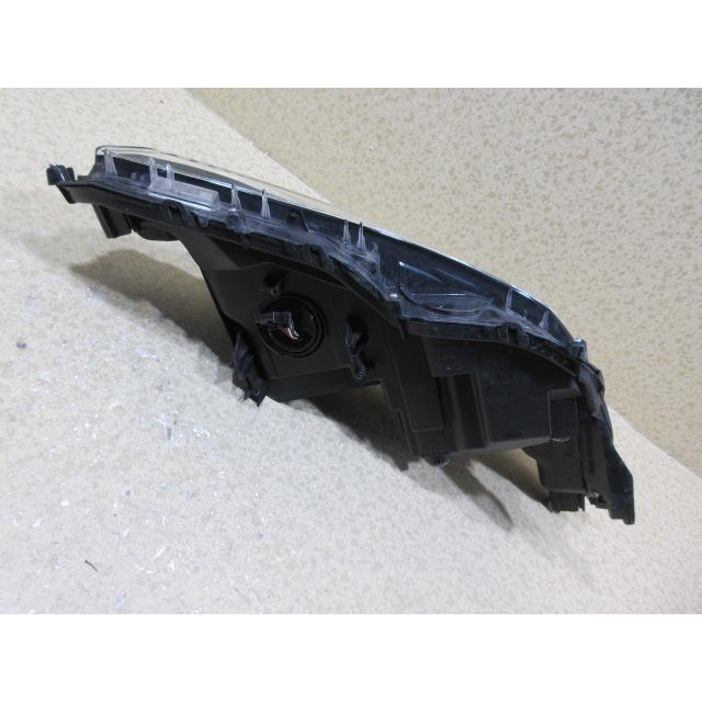 トヨタ カムリ AXVH70 純正 LED 左 ヘッドライト 刻印：Y 81185-33E11