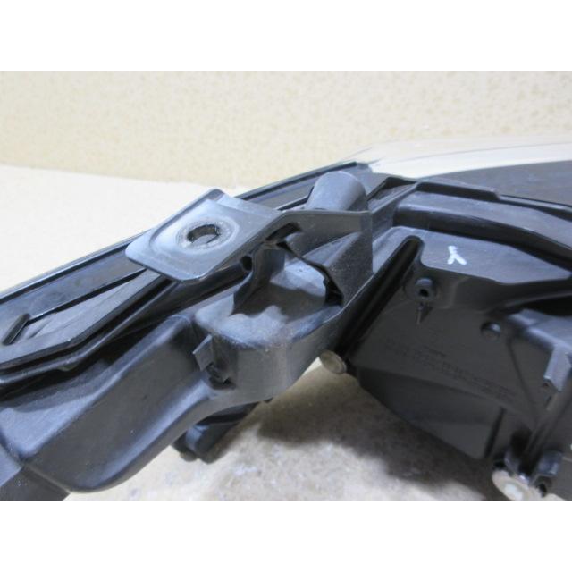 トヨタ カムリ AXVH70 純正 LED 左 ヘッドライト 刻印：Y 81185-33E11