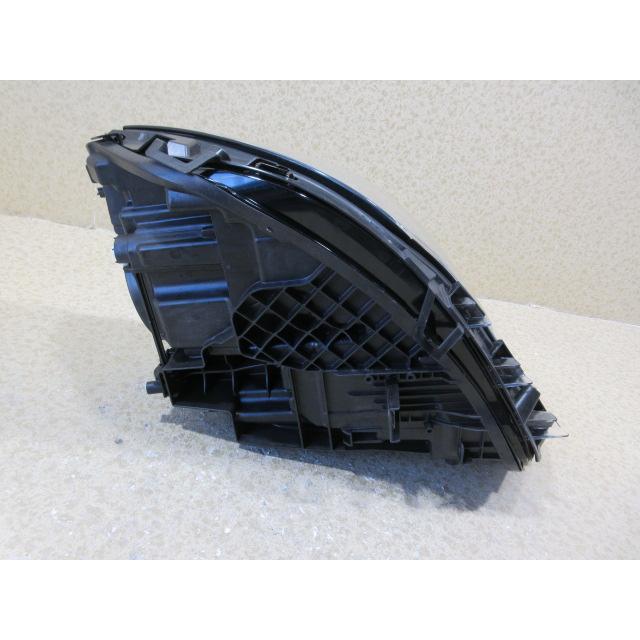 良品 メルセデス・ベンツ CLA C118 W118 純正 LED 右 ヘッドライト A1189067201 A1189063401の画像