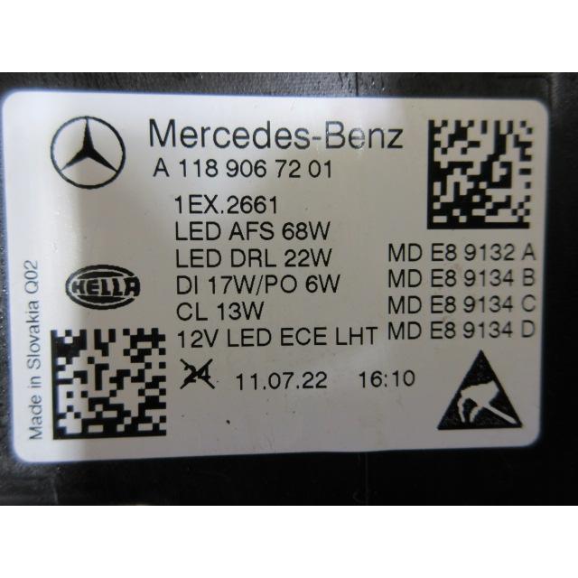 良品 メルセデス・ベンツ CLA C118 W118 純正 LED 右 ヘッドライト A1189067201 A1189063401の画像