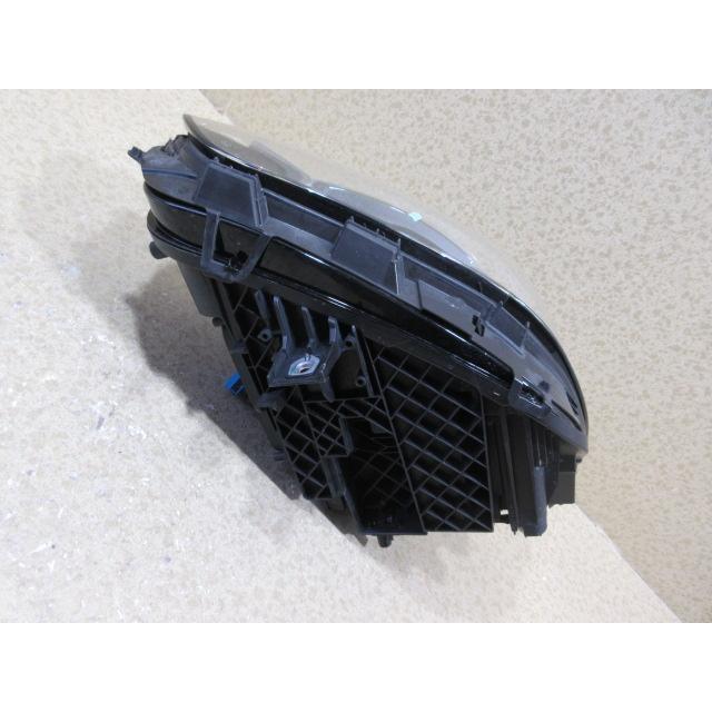 メルセデス・ベンツ Bクラス W247 純正 MULTI BEAM LED 左ヘッドライト