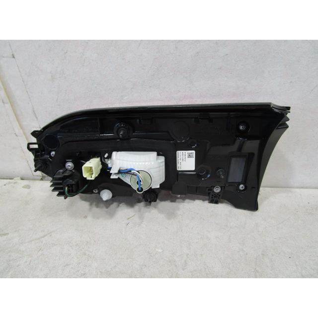 良品 トヨタ RAV4 AXAH52/AXAH54/MXAA52/MXAA54 純正 左 トランク