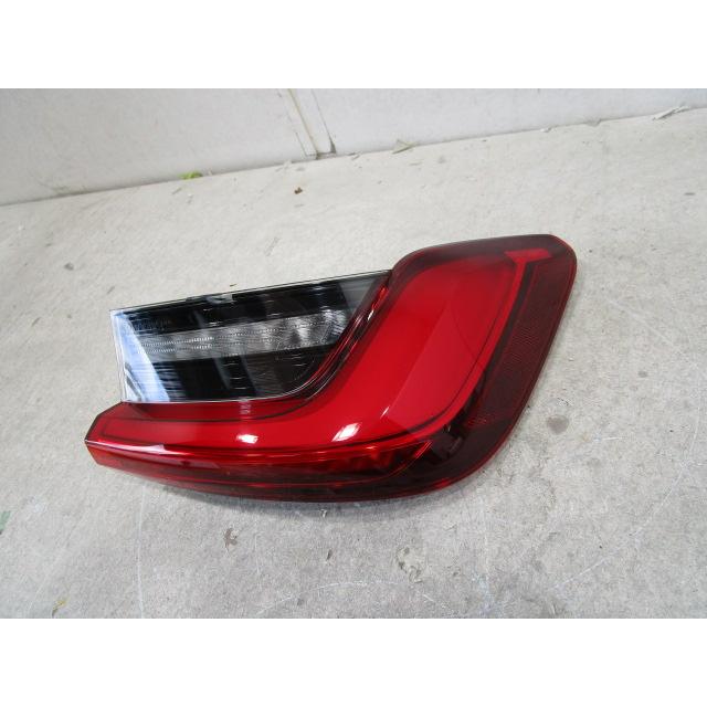 良品　BMW　３シリーズ　G20　純正　右テールランプ_1