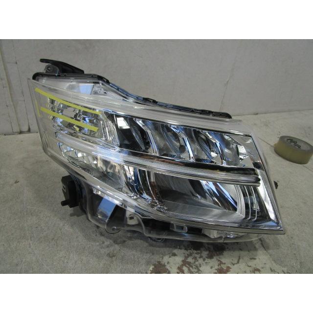 M900 ルーミー/LEDヘッドライト/右 ルーミー DBA-M900A 右 ヘッド ランプ ライト W3918 前期 LED