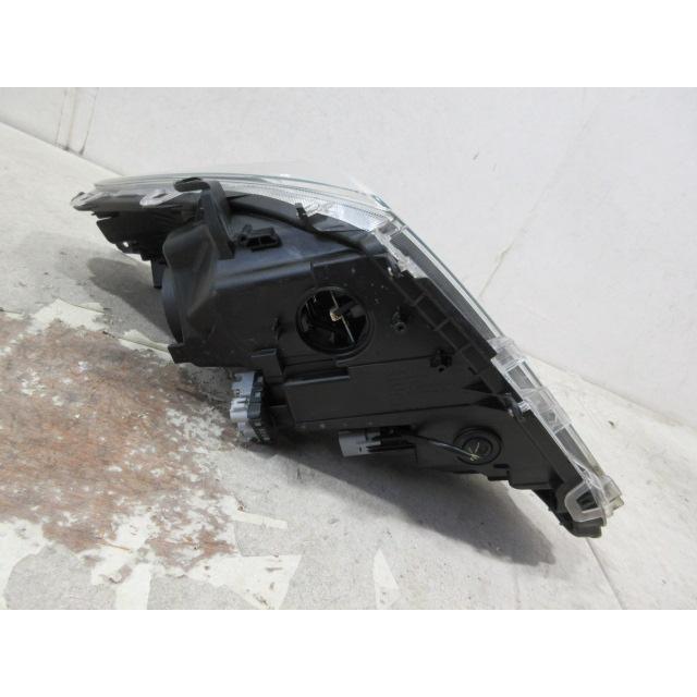 トヨタビッツLEDヘッドライト（NCP131） grスポーツgr ヴィッツ 21-330☆美品☆後期 LED NCP131 HV GRスポーツ☆右ヘッド