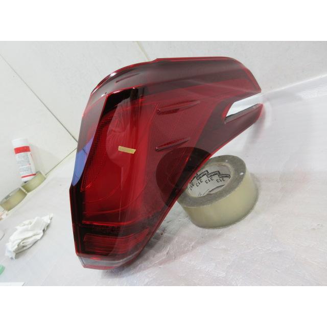 トヨタ アルファード AGH30 後期 シーケンシャル 純正 右テールランプ