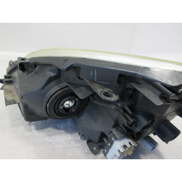 トヨタ プリウス ZVW30 前期 純正 LED 右ヘッドライト : 株式会社