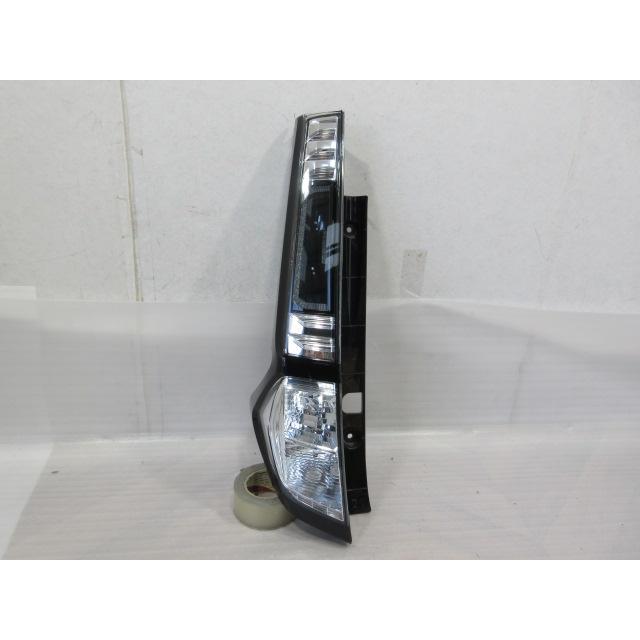 良品 トヨタ タンク カスタム M900A/M910A 純正 左テールランプ : e70 