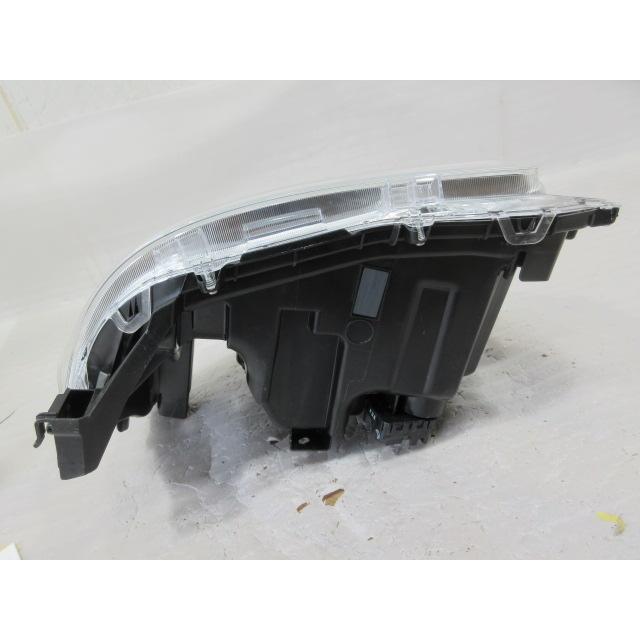 良品 トヨタ タウンエース S403M/S413M 純正 LED 右 ヘッドライト