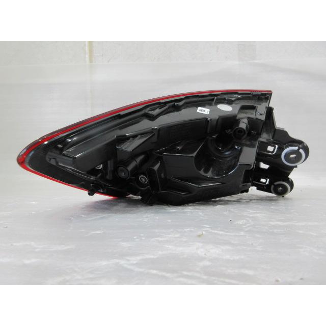 良品 アウディ A4 8W 純正 右 テールランプ : 株式会社MKParts - 通販