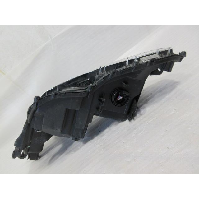 トヨタ カムリ AXVH70 前期 純正 LED 右 ヘッドライト : 株式会社