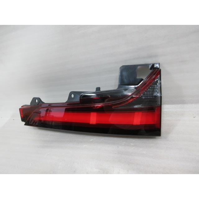 良品 トヨタ ノア ZWR90 純正 右 トランクテールランプ : 株式会社