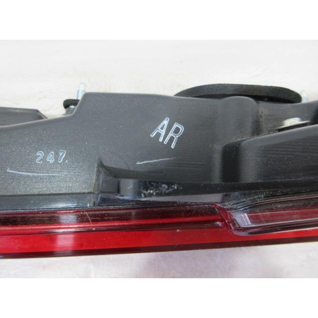 トヨタ ノア ZWR90W 純正 右 トランク テール ランプ : 株式会社