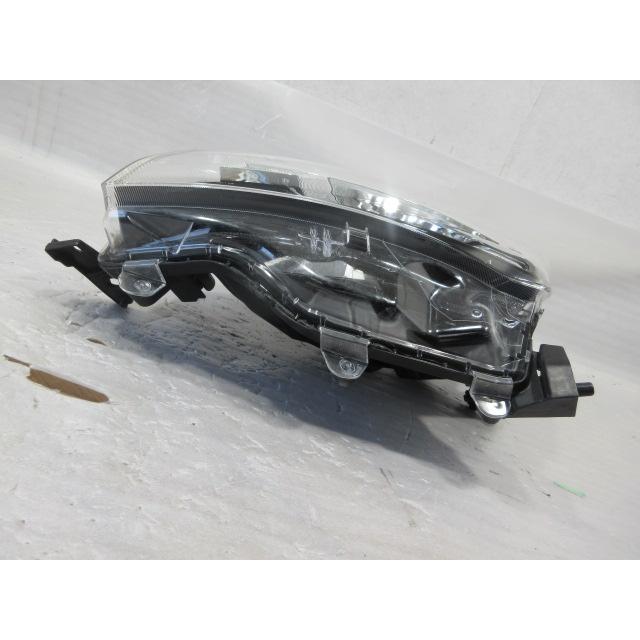 良品 トヨタ ルーミー M900A/M910A 純正 ハロゲン 左 ヘッドライト