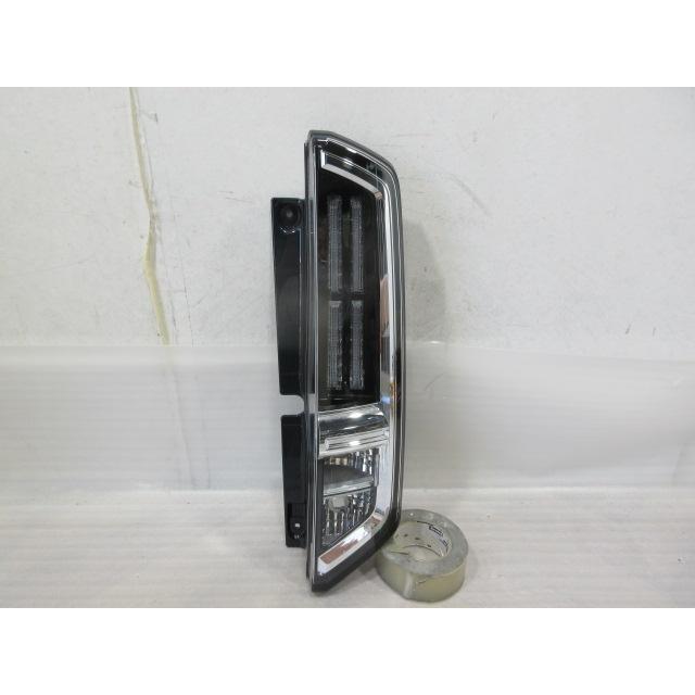 良品 スズキ スペーシア カスタム MK54S/MK94S 純正 右
