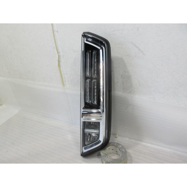 良品 スズキ スペーシア カスタム MK54S/MK94S 純正 右